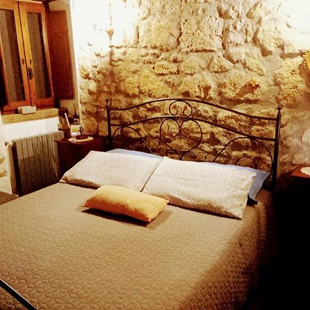 דירות La Chascona Di Farnese Casa Di Tufo Nel Borgo מראה חיצוני תמונה