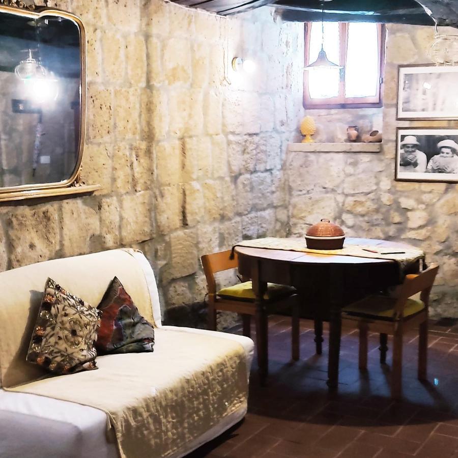 דירות La Chascona Di Farnese Casa Di Tufo Nel Borgo מראה חיצוני תמונה