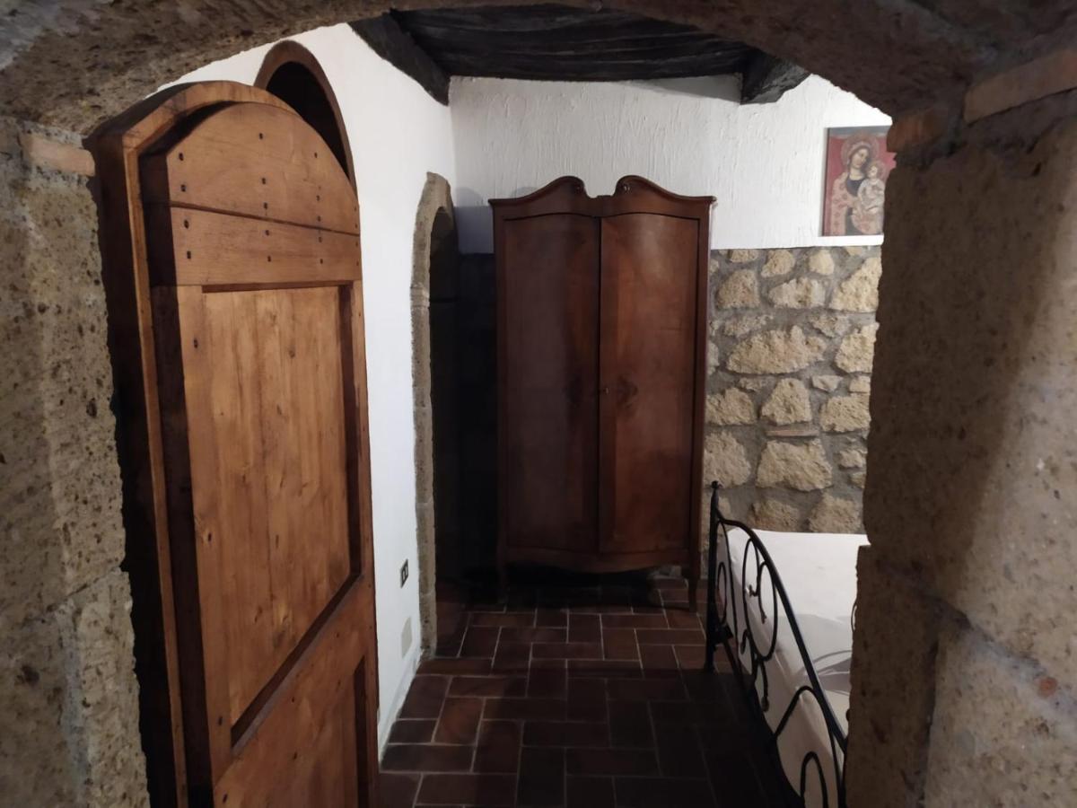 דירות La Chascona Di Farnese Casa Di Tufo Nel Borgo מראה חיצוני תמונה