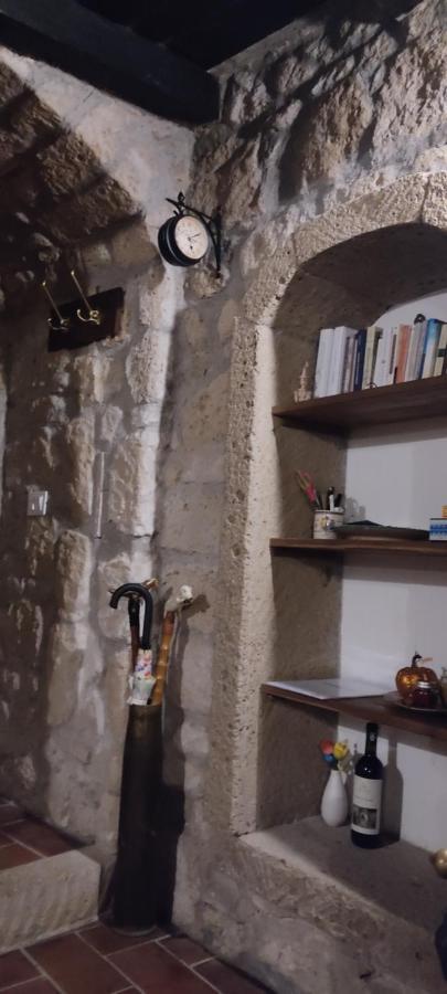 דירות La Chascona Di Farnese Casa Di Tufo Nel Borgo מראה חיצוני תמונה