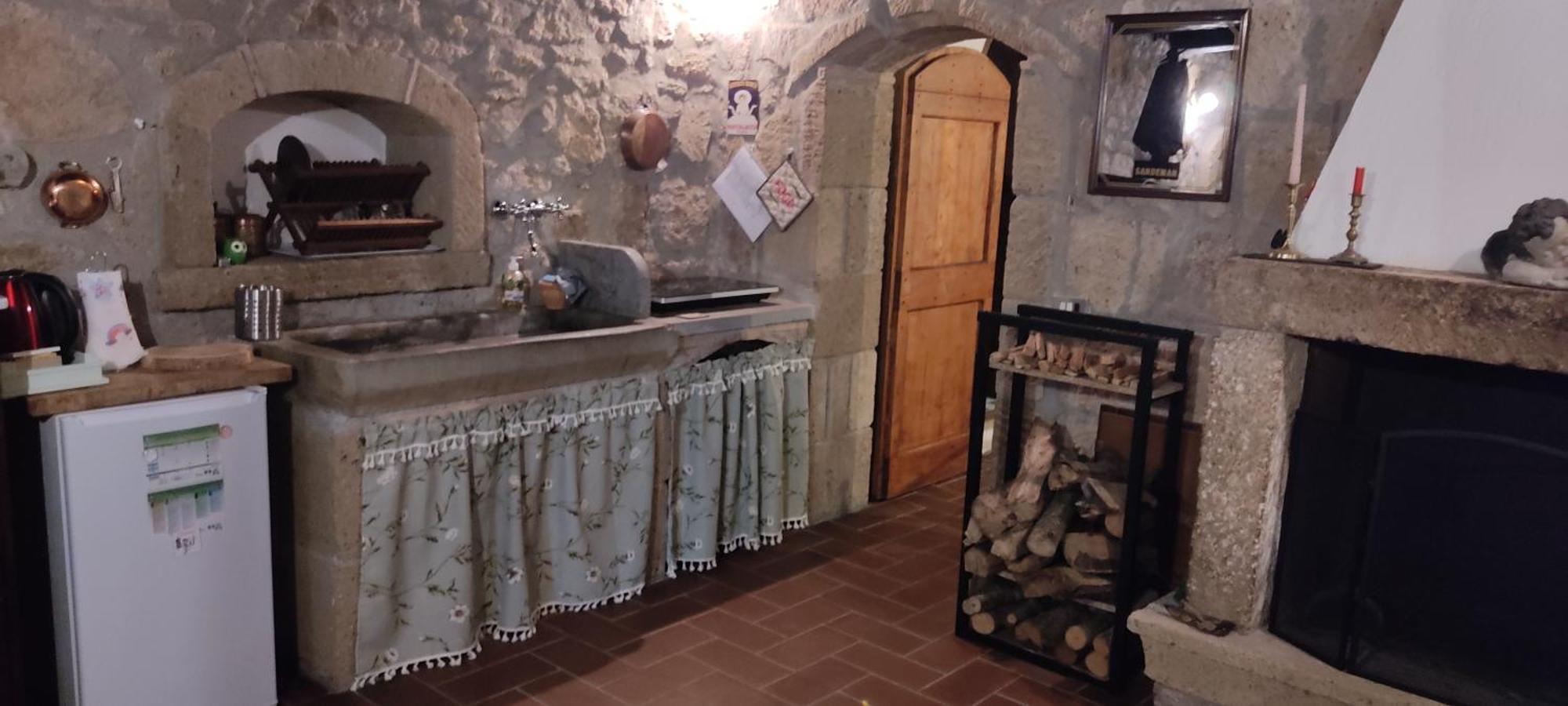 דירות La Chascona Di Farnese Casa Di Tufo Nel Borgo מראה חיצוני תמונה