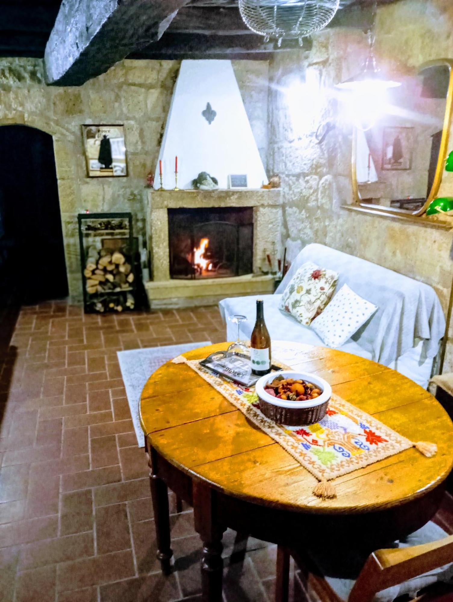 דירות La Chascona Di Farnese Casa Di Tufo Nel Borgo מראה חיצוני תמונה